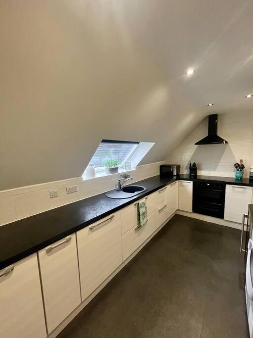 Bs - Luxury Top Floor 4 Bed Apartment With Garage In Town Centre - No Lift Stratford-upon-Avon Exteriör bild
