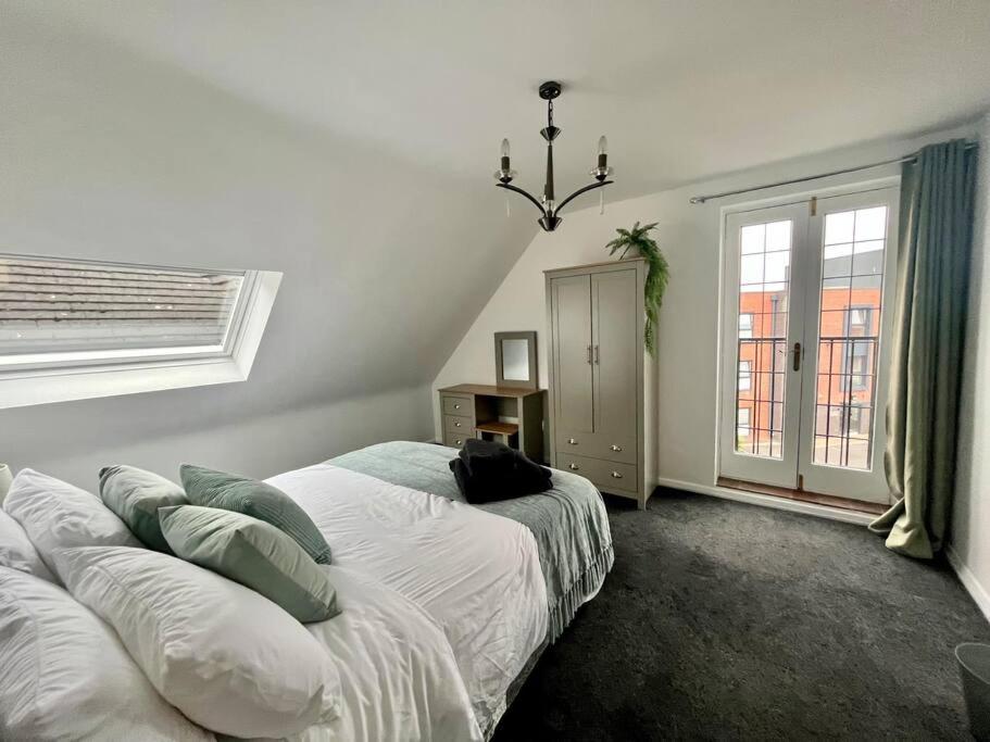 Bs - Luxury Top Floor 4 Bed Apartment With Garage In Town Centre - No Lift Stratford-upon-Avon Exteriör bild