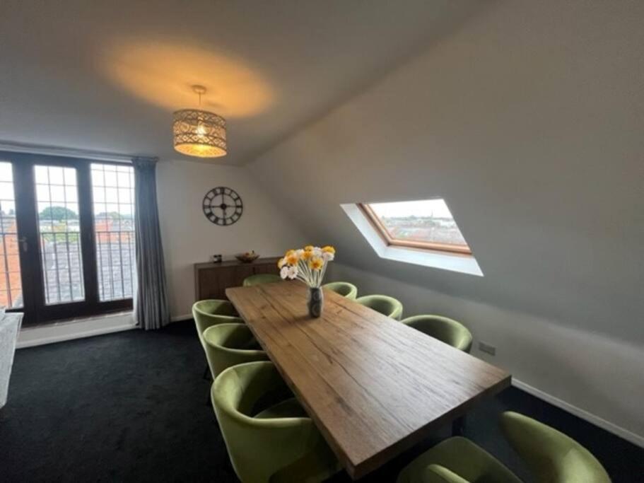 Bs - Luxury Top Floor 4 Bed Apartment With Garage In Town Centre - No Lift Stratford-upon-Avon Exteriör bild